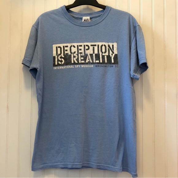 Funny Travel Tee! DECEPTION IS REALITY Int’l Spy Museum Washington DC Unisex S - Picture 1 of 9